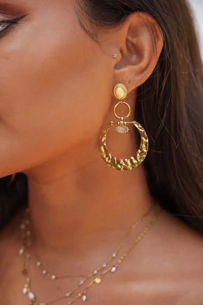 Boucle d'oreilles près de Le Port